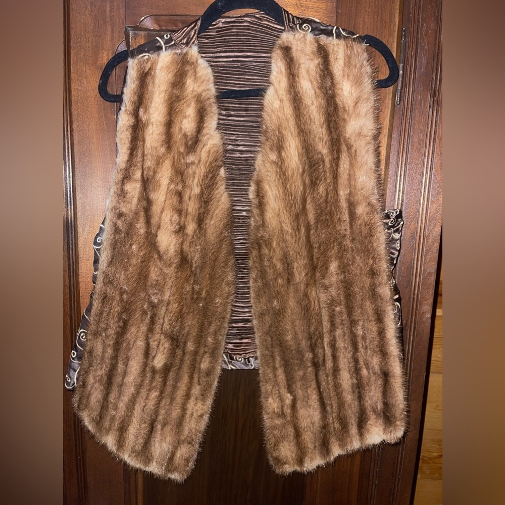 Real Mink Fur Vest Custom Made (MOB WIFE VIBES)